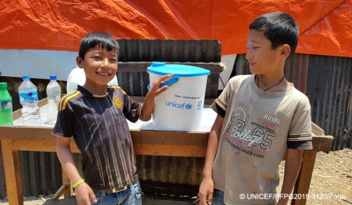 깨끗한 물을 제공받은 어린이들