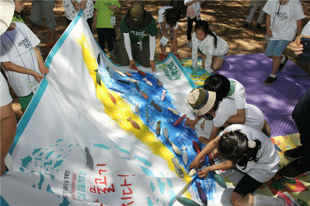 섬진강에서 진행된 물고기이동권 캠페인