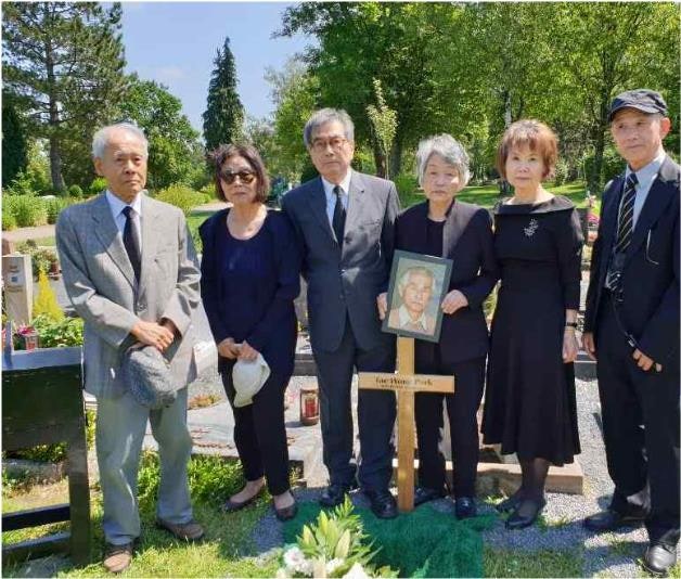 민건 동지 추모 - 플랑크푸르트 공원묘지에서 